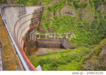 豊平峡ダムの堤体 109814230