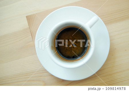 cup of hot black coffee 109814978