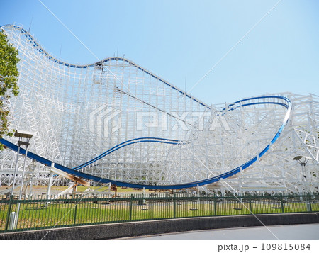 ジェットコースターのレール（ナガシマスパーランド・三重県桑名市）3 109815084