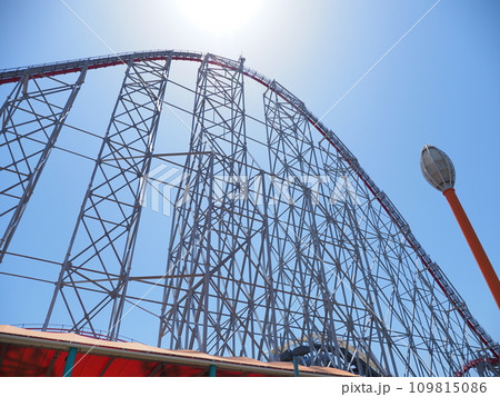 ジェットコースターのレール(ナガシマスパーランド・三重県桑名市)2 ジェットコースターのレール(ナガシマスパーランド・三重県桑名市)2 109815086