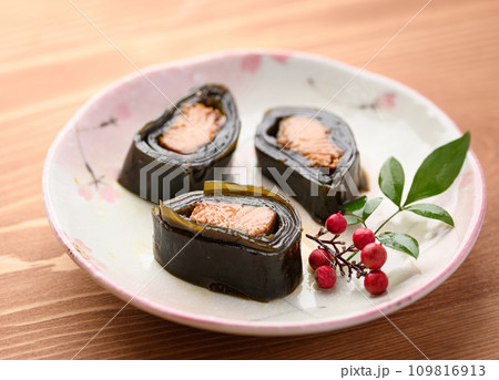 さけの昆布巻 109816913