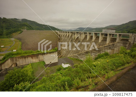 忠別ダムの堤体 109817475