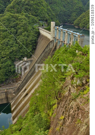 佐久間ダムの堤体 109818839