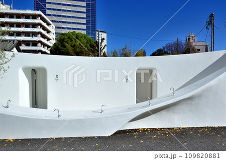 渋谷区　西参道公衆トイレの風景 109820881