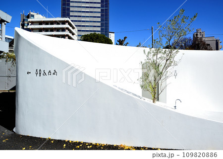 渋谷区　西参道公衆トイレの風景 109820886