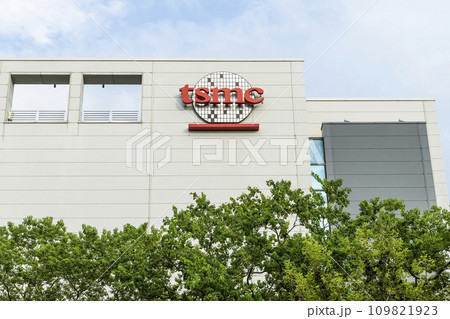 Taiwan Semiconductor Manufacturing Company (TSMC) plant in Hsinchu Science Park, Taiwan, TSMC is the world's largest dedicated independent semiconductor foundry. 109821923