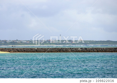 沖縄県石垣島のマエサトビーチから見える風景 109822016