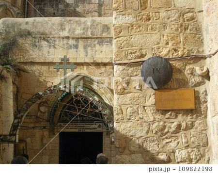 ヴィア・ドロローサ エルサレムにて ヴィア・ドロローサ エルサレムにて 109822198