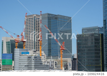 東京八重洲のビル群 東京八重洲のビル群 109824416