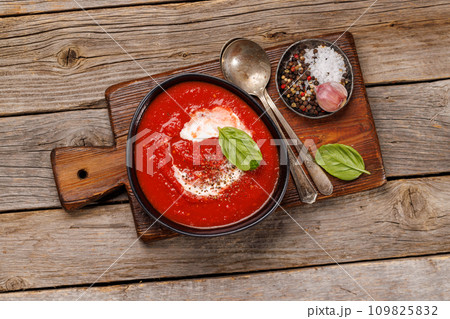 Refreshing homemade cold tomato gazpacho soup Refreshing homemade cold tomato gazpacho soup 109825832