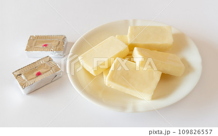 ブロックチーズ　チーズ　プロセスチーズ　乳製品　ベビーチーズ 109826557