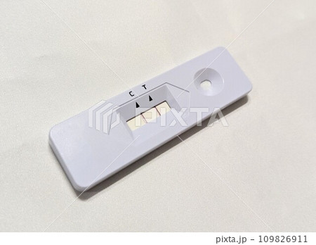 感染症　検査キット　陽性 109826911