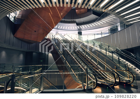 再開発された渋谷桜丘地区の複合施設　渋谷サクラステージ　アーバンコア 109828220