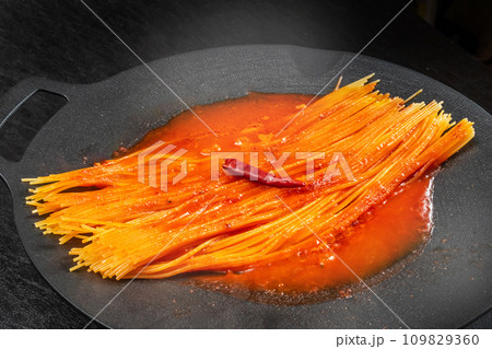 暗殺者のパスタ Assassin's pasta is all the rage in Italy 暗殺者のパスタ Assassin's pasta is all the rage in Italy 109829360