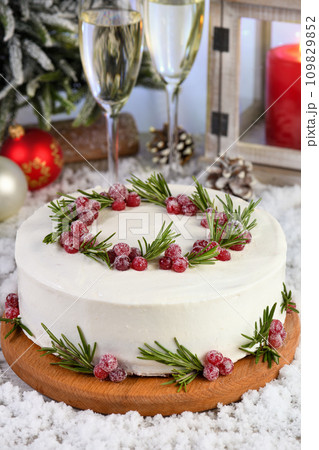 Cake for Christmas 109829852