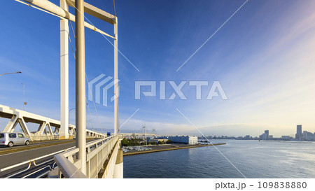 大黒大橋から望む横浜港の眺望 / Yokohama, Japan 大黒大橋から望む横浜港の眺望 / Yokohama, Japan 109838880