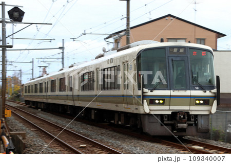 ［JR-D］奈良線221系（各停：京都⇔奈良） 109840007