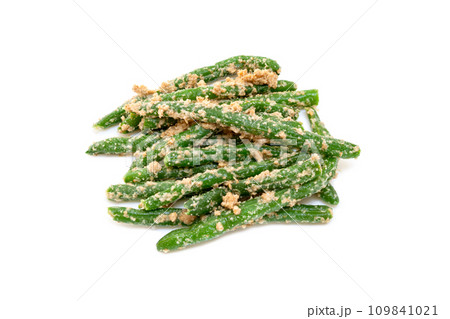 インゲンの胡麻和え【白背景・切り抜き】 インゲンの胡麻和え【白背景・切り抜き】 109841021