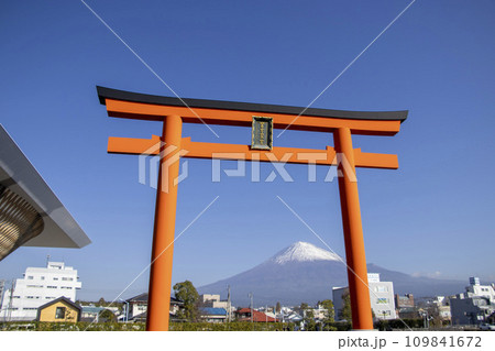 大鳥居 富士山 109841672