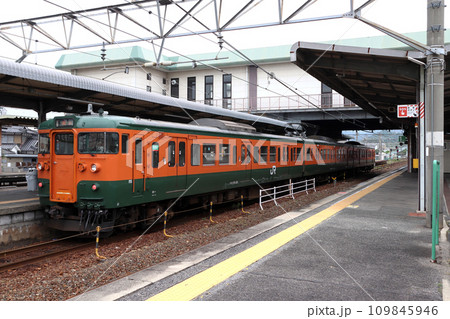 赤穂線115系湘南色(播州赤穂発総社行) 赤穂線115系湘南色(播州赤穂発総社行) 109845946