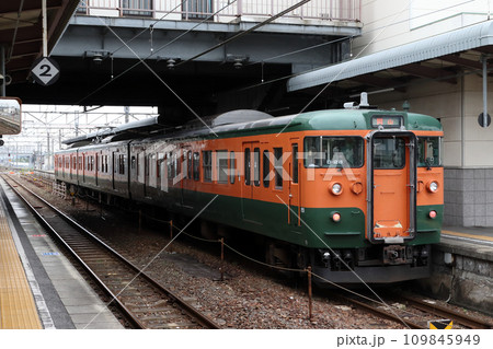 赤穂線115系湘南色(播州赤穂発総社行) 赤穂線115系湘南色(播州赤穂発総社行) 109845949