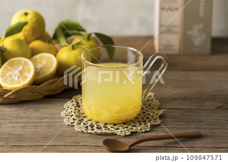 柚子のホットドリンク 109847571