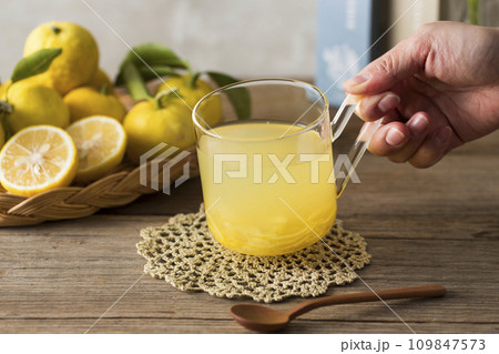柚子のホットドリンク 109847573
