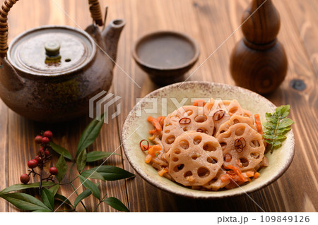 家庭料理 蓮根きんぴら 109849126