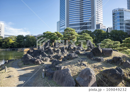 旧芝離宮恩賜庭園中島の石組 旧芝離宮恩賜庭園中島の石組 109849232