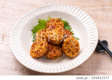 鶏つくねのれんこん挟み焼き 鶏つくねのれんこん挟み焼き 109852577