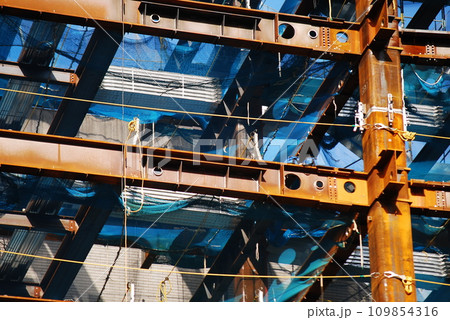 ビルの工事現場 ビルの工事現場 109854316
