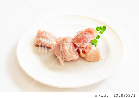 生の鶏もも肉 109855571
