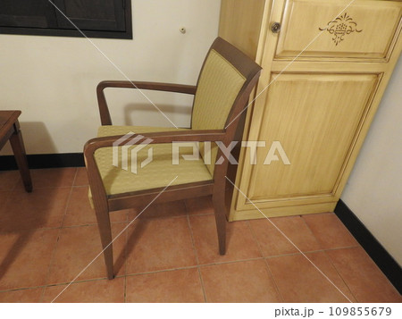 ホテルの室内　椅子　チェア 109855679