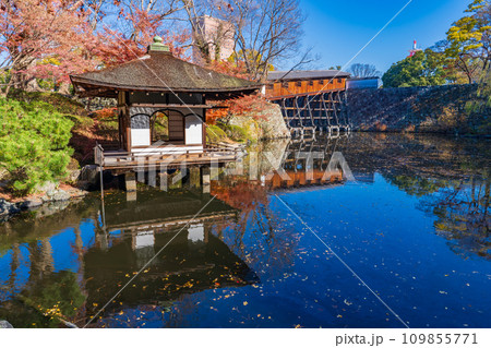 和歌山市 和歌山城の西之丸庭園の鳶魚閣と御橋廊下 和歌山市 和歌山城の西之丸庭園の鳶魚閣と御橋廊下 109855771
