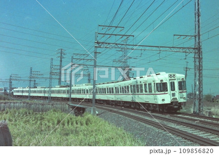 京王・旧5000系5112F+5712F、聖蹟桜ヶ丘ー百草園、1973年10月19日 109856820