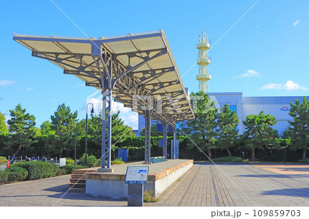 神奈川県横浜市、旧横浜港駅プラットホームの風景 神奈川県横浜市、旧横浜港駅プラットホームの風景 109859703