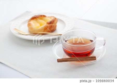 紅茶とアップルパイ 109860034