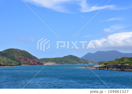 長崎県新上五島町の青方港から小値賀町の小値賀港までのフェリー旅風景 109861327