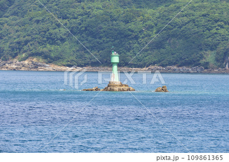 長崎県新上五島町の青方港から小値賀町の小値賀港までのフェリー旅風景 109861365