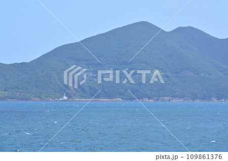 長崎県新上五島町の青方港から小値賀町の小値賀港までのフェリー旅風景 長崎県新上五島町の青方港から小値賀町の小値賀港までのフェリー旅風景 109861376