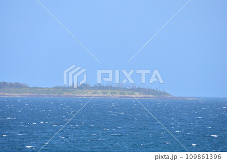 長崎県新上五島町の青方港から小値賀町の小値賀港までのフェリー旅風景 109861396