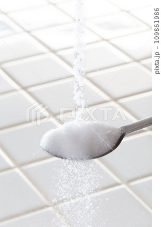 塩、精製塩、塩化ナトリウム 109861986