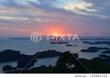 長崎県佐世保市の石岳展望台園地展望台からの風景 長崎県佐世保市の石岳展望台園地展望台からの風景 109862228
