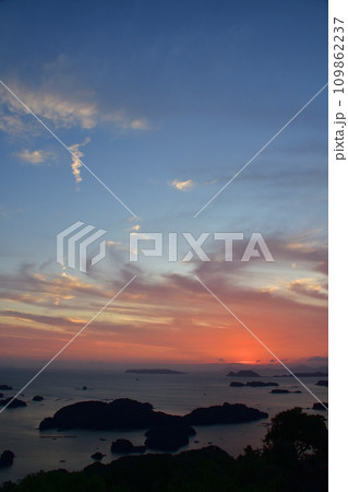 長崎県佐世保市の石岳展望台園地展望台からの風景 長崎県佐世保市の石岳展望台園地展望台からの風景 109862237