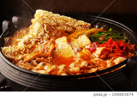 ラーメン入りキムチ鍋 ラーメン入りキムチ鍋 109863874