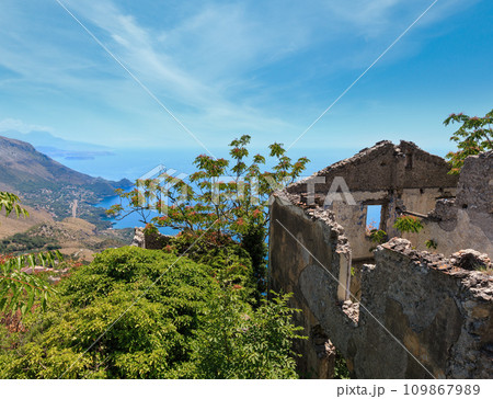 Ruins of the original settlement of Maratea. italy Ruins of the original settlement of Maratea. italy 109867989