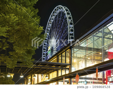 バンコク 『アジアティーク・ザ・リバー・フロント』 夜景 / Bangkok, Thailand バンコク 『アジアティーク・ザ・リバー・フロント』 夜景 / Bangkok, Thailand 109868528