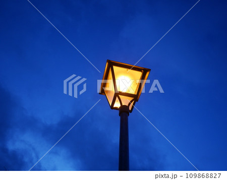 Old street lamp in the evening 109868827