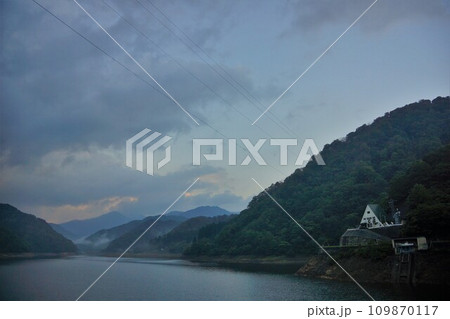 木地山ダムのダム湖 109870117