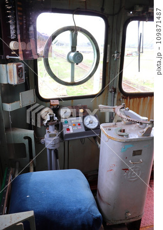 電気機関車の運転席(ED301) 電気機関車の運転席(ED301) 109871487